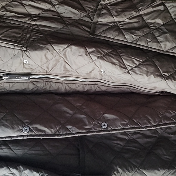 Burberry London Oversized Quilted Rain Jacket - Picture 11 of 16